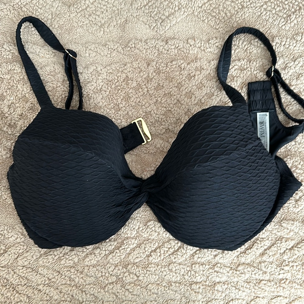 Victoria’s Secret Twist Push Up Bikini Top